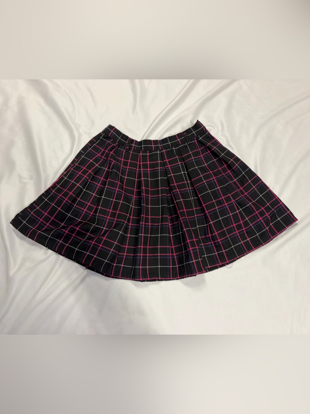 Hot Topic Black Plaid Pleated Mini Skirt with Pink Lines Lot C